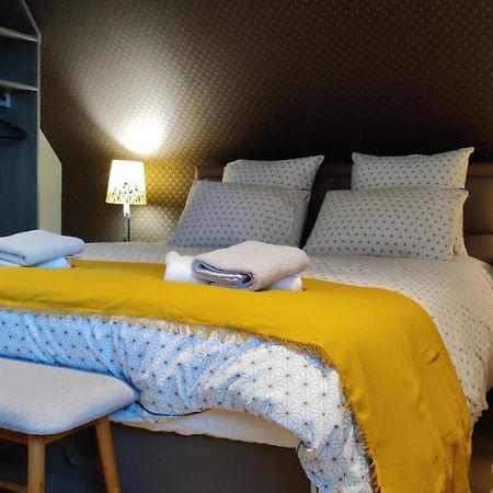 Les Coquelicots - Chambre Alex Houdan Bagian luar foto